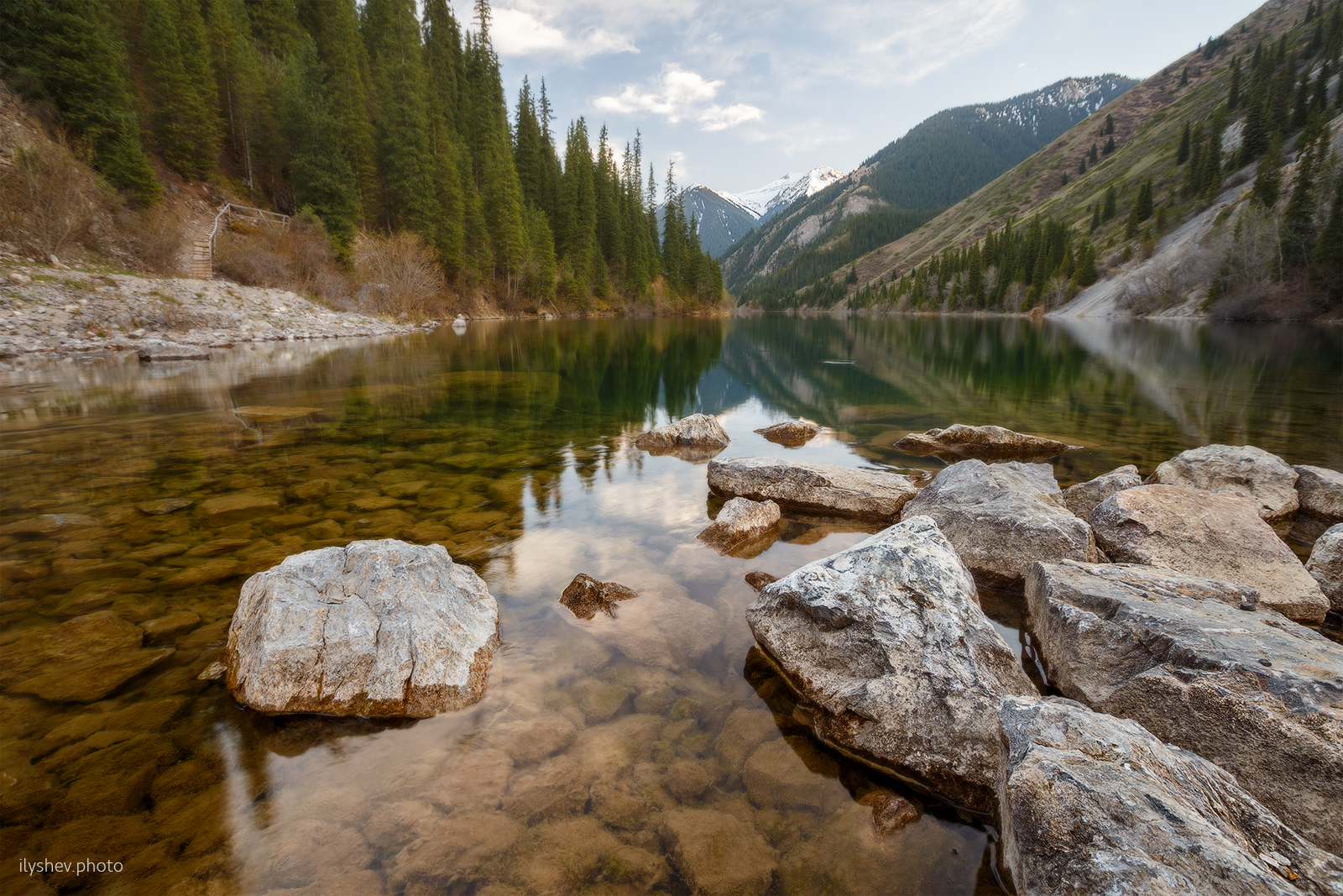 Озеро Кольсай Фото