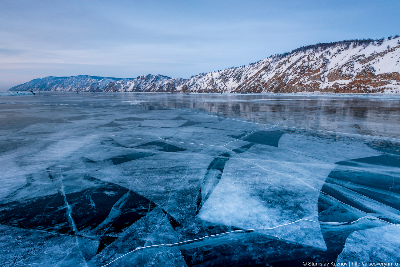 Замерзают ли озера. Восточная Сибирь Байкал. Озеро Байкал лед. Байкал озеро зима лед. Узуры Байкал зимой.
