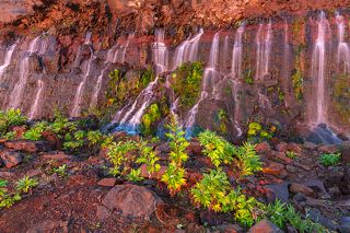 Стена водопадов, о. Итуруп, Курильский архипелаг, Охотское море, Сахалинская область
