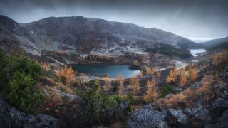 В долине Каракольских озер. Панорама со Вторым, Третьим и Четвертым озерами. Секущий снег летит в лицо и ухудшает видимость.