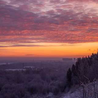 Утренние краски на высоком берегу. Декабрь 2020. г. Киров