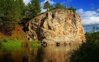 Средний Урал,рек Реж,скала Дунькин камень