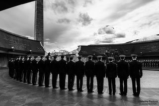 Монумент героическим защитникам Ленинграда на площади Победы