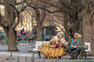 Царь с царицей в Исаакиевском сквере.Санкт-Петербург март 2017г.
