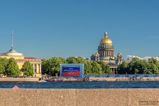 Река Нева. Адмиралтейство. Исаакиевский собор.