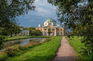 Прогулка в осеннем парке Александрино