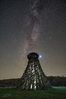 Маяк в Никола-Ленивце под Млечным Путём