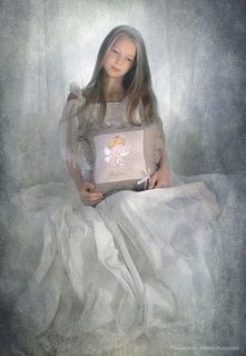 Photographer: Aleksei Makarenok
Model : Kitija
Series > Angels magic light..............
Серия> Волшебный свет Ангелов ..............