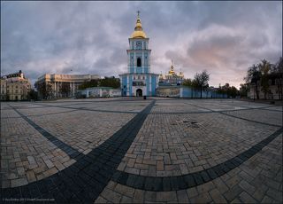 Михайловский монастырь на Михайловской площади.