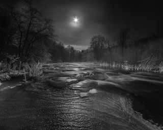 1. Moonlight Tyanuksa river...