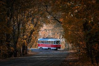 Один из самых популярных трамваев эпохи конца СССР Tatra-T3Su. Данные трамваи еще эксплуатируют, практически все  они прошли модернизацию.