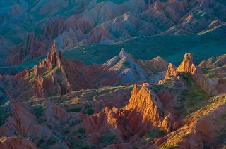 Рассвет над каньоном Сказка в Киргизии