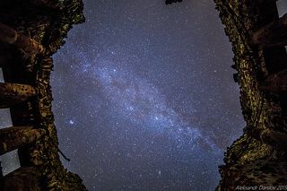 Вид изнутри руин Троицкой церкви в Пятой Горе