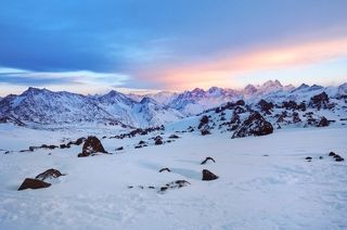 снежные поля на высоте 4000 метров над уровнем моря