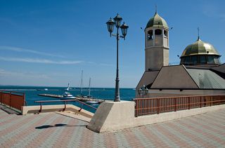 Портовая Свято-Николаевская церковь была построена в честь святого покровителя мореходов в Одессе.