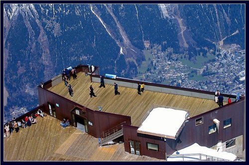 Прогулка заключенных на крыше Европы