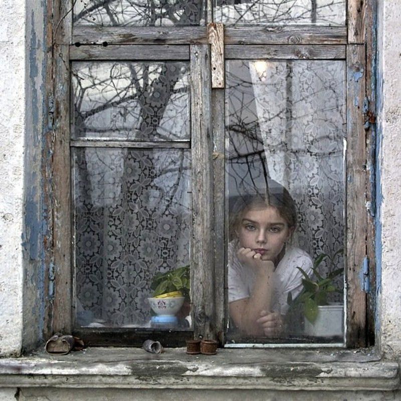 окно,девушка,деревня HHphoto preview