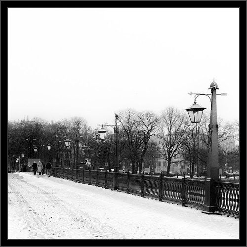 Черно-белый зимний питерский этюд с Иоанновского моста