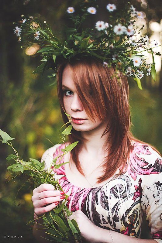 рыжие волосы, девушка, сумерки, природа, венок, цветы, белая кожа, веснушки, антон роук, rourke photo В сумеркахphoto preview