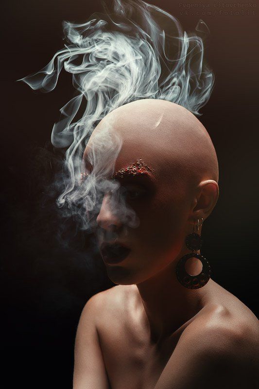 лысая, девушка, ирокез, дым Автопортрет (серия)photo preview