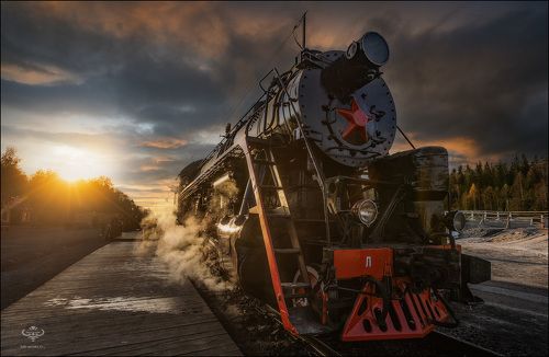 Ретро-поезд «Рускеальский экспресс» в ожидании отправления