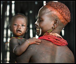Мать и дитя. Племя Каро