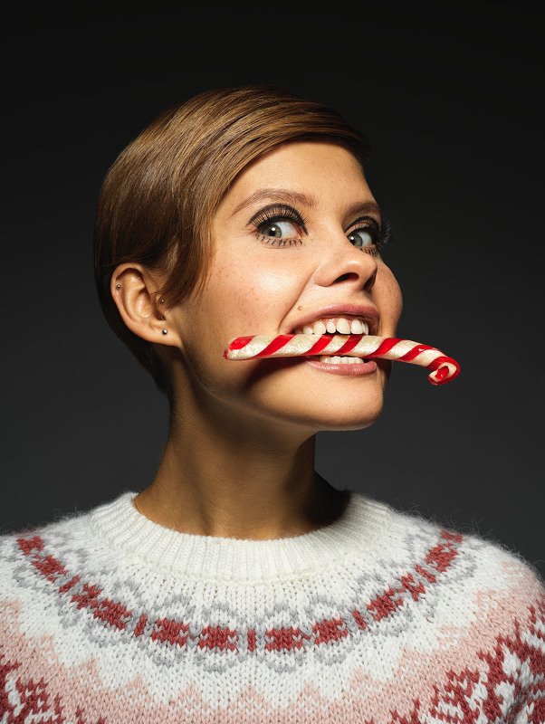 hasselblad, twiggy, portrait, smile, close-up, headshot, Christmas, steps, candy Iraphoto preview