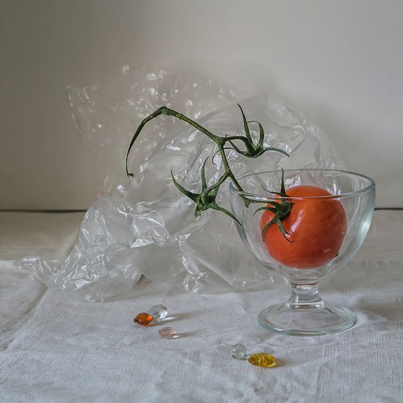 натюрморт, стекло, помидор Помидорка с хвостиком :)photo preview