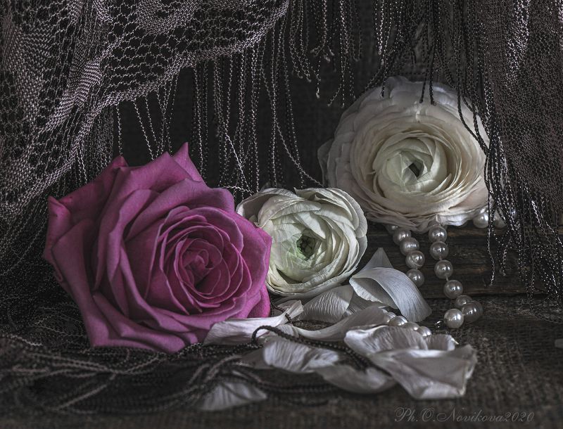 розы, шаль, жемчуг ***photo preview