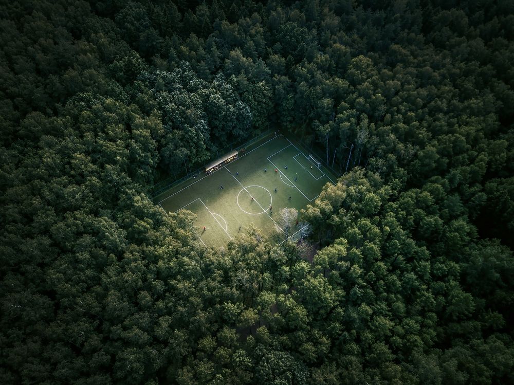 Nature match. Футбол в лесу. Форест футбол Лесные Поляны. Футбол Лесной городок.