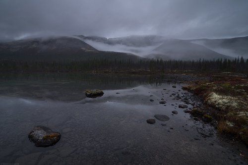 Туманное утро Хибинских гор