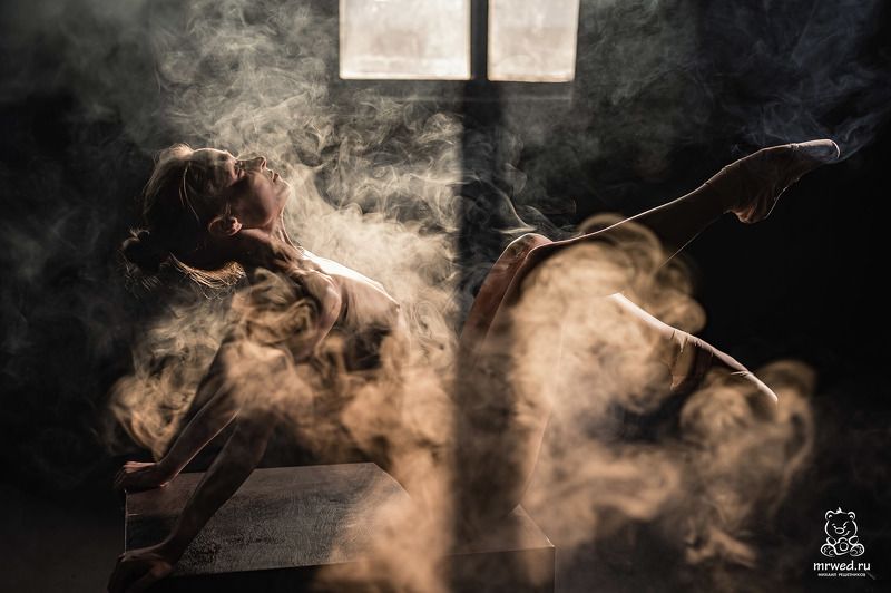 ню, дым, пуанты, балерина, Михаил Решетников, Новосибирск эксперименты с дымомphoto preview