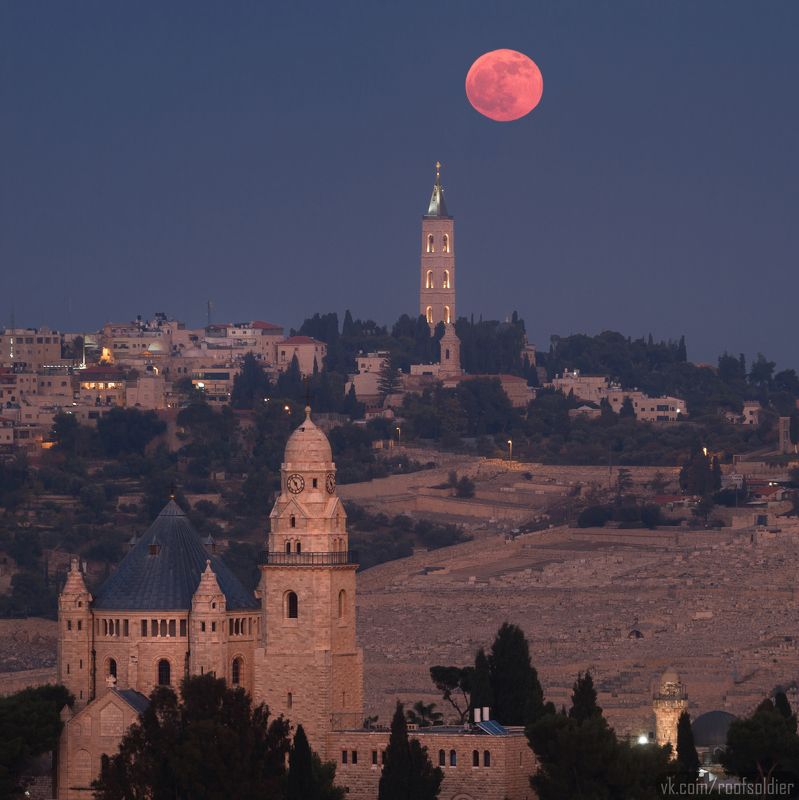 Clear peaceful sky over Jerusalem