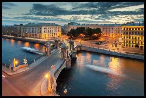 ... про Ломоносова мост с площадью, и про России заодно...