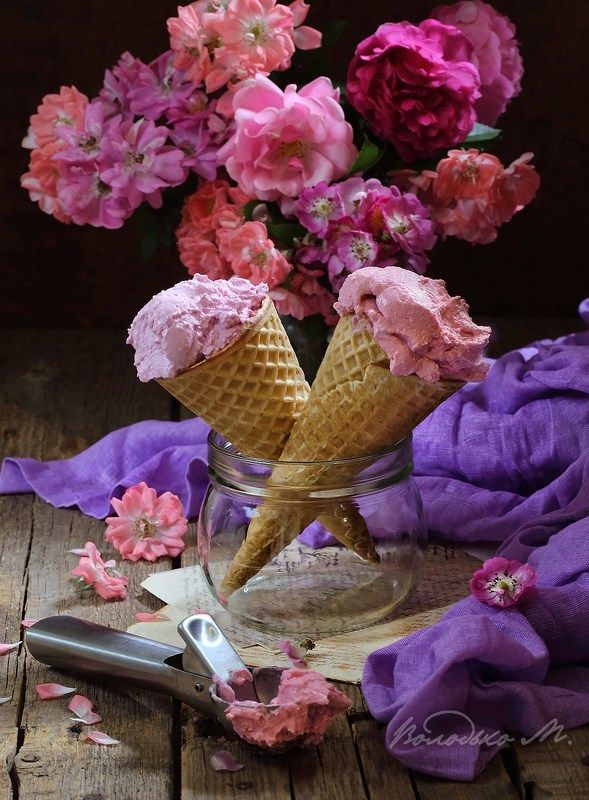 Мороженое с розовым ароматом