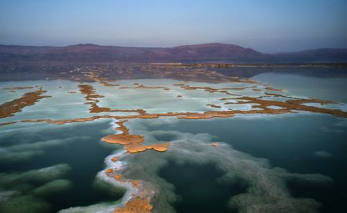 Странные пейзажи Мертвого моря...
