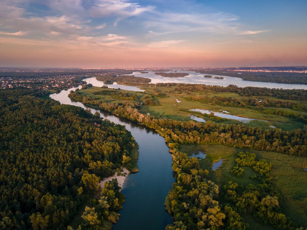 Реки Украины. 300 Метров в реке. Река Орель фото. Николаев Украина река бук.