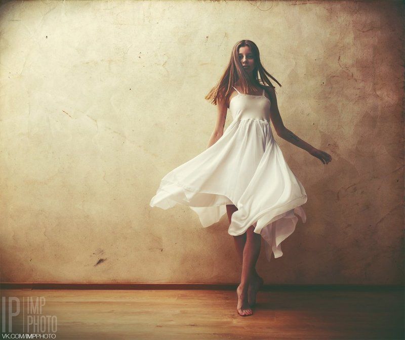 Dance, Dress, Girl, Light, Wall, Woman coverphoto preview