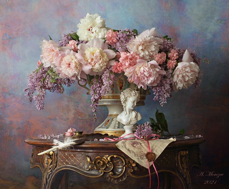 цветы, ваза, пины, сирень, девушка, бюст, скульптура Натюрморт с пионами и сиренью photo preview