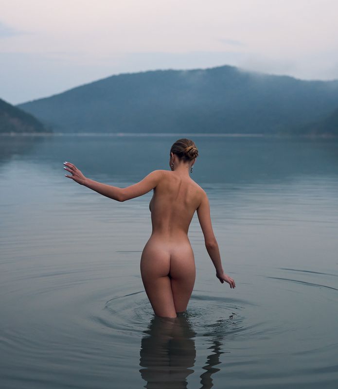 lake, girl, novorossiysk, abrau, morning, dawn, nude, naked, beautiful, model, face, portrait, swim, swimming, water, wet, drops, blue, russia, Russian, beauty,  Abrauphoto preview