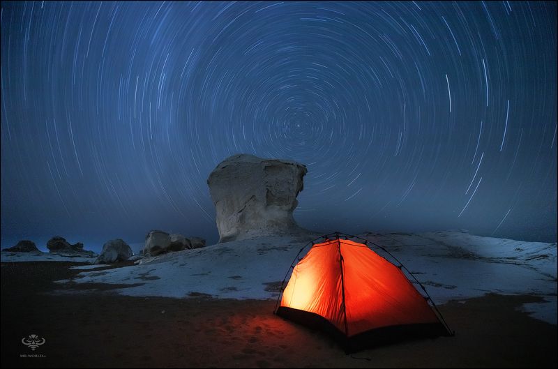 Ночной пейзаж в Белой пустынеphoto preview