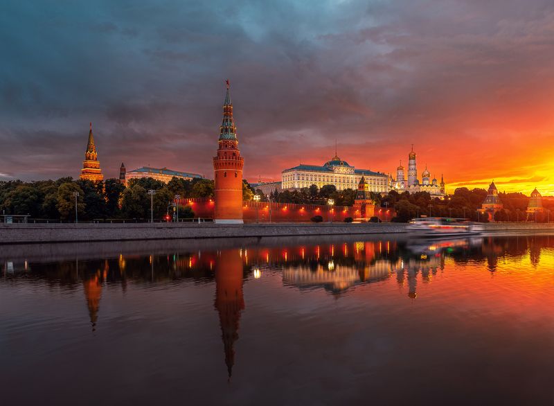 Рассвет у Кремля