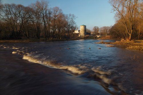 Река Пскова в районе Гремячой башни  в начале января
