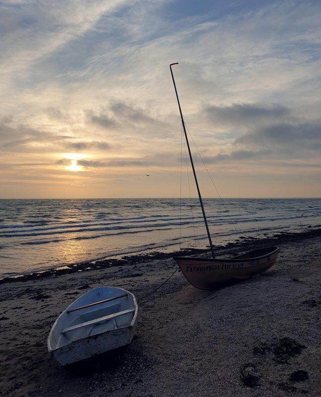 море, утро, лодки, солнце, небо, бухта, крым Крымские рассветыphoto preview