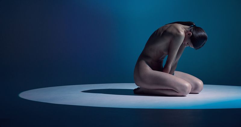 girl, nude, naked, studio, ufa, blue, spot,  Sashaphoto preview