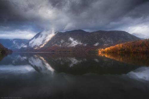 Осенняя пора на озере Бохинь