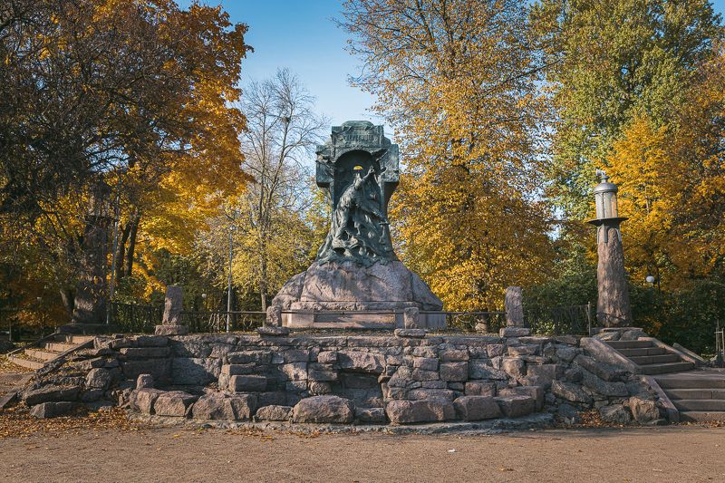 Памятник миноносцу Стерегущий в Питере