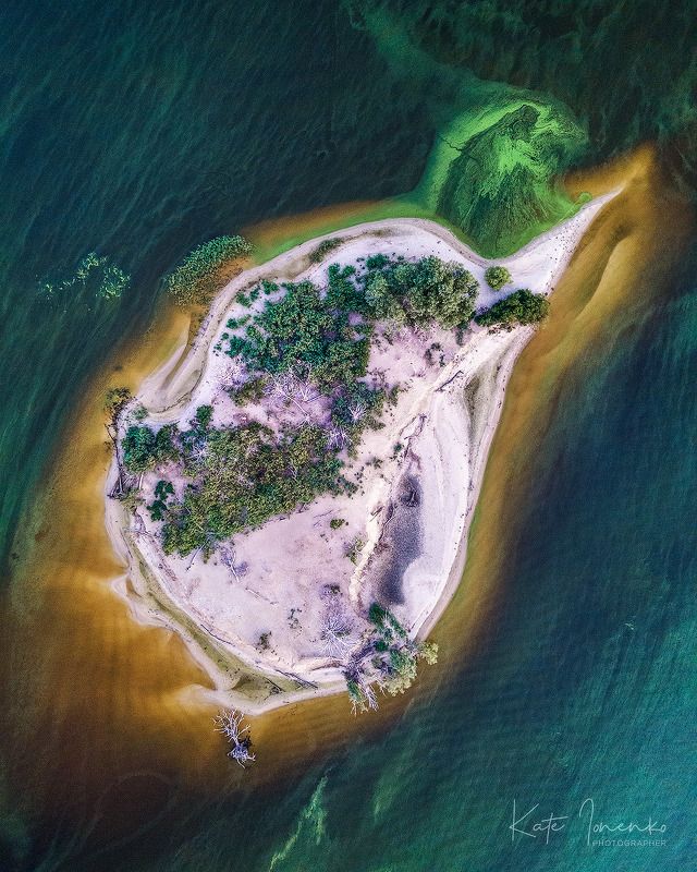 Остров в океане