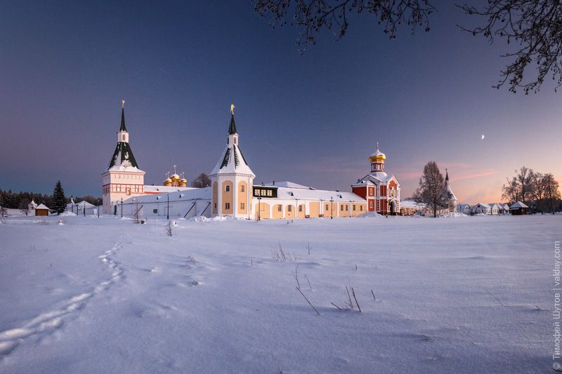 иверский монастырь, валдай Молодая ночь в обителиphoto preview