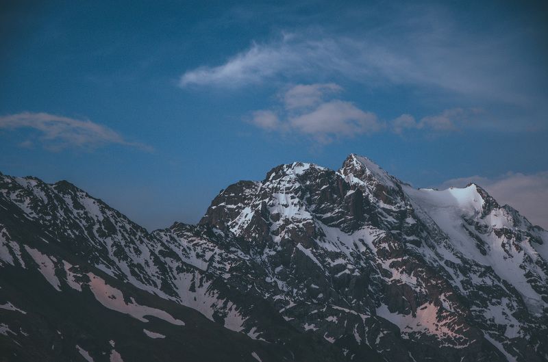 Рассвет в горах Осетии.
